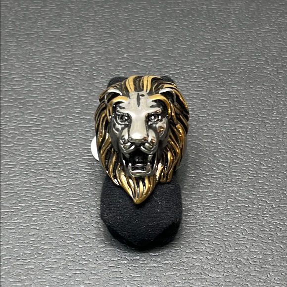 STAINLESS STEEL 2 TONE LION HEAD. SOLD BY CELTIC WOLF NWT - Picture 1 of 7